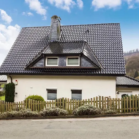 Stunning In With Kitchen * Detmold